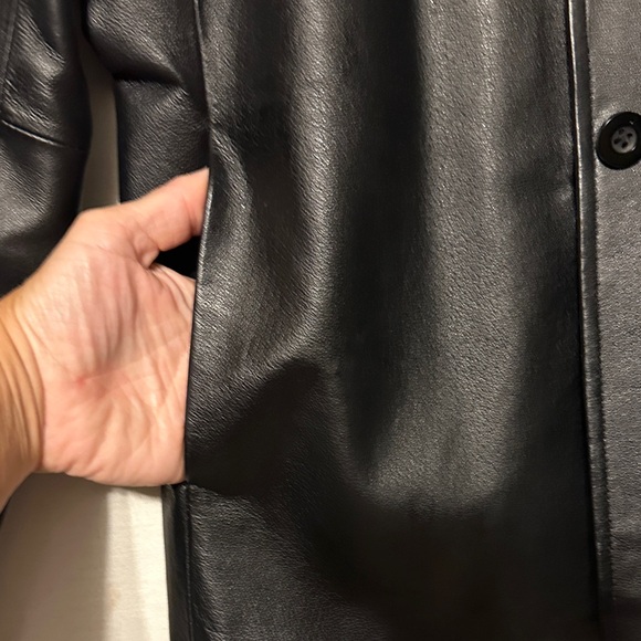 Chadwicks Women’s Black Leather Jacket - Picture 5 of 7